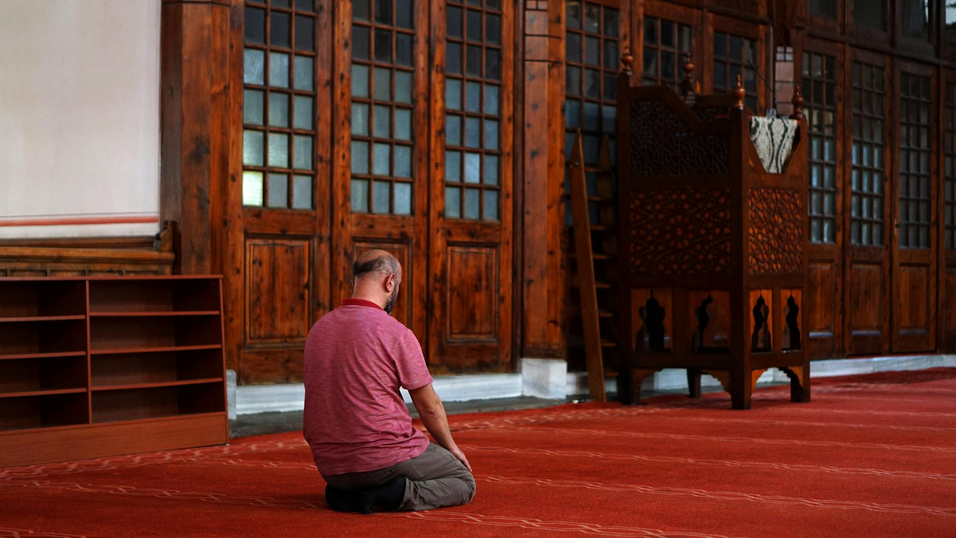 A Gothic Secret in the Heart of Karaköy: Why I Love the Unique Arap Mosque